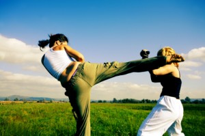 women kickboxing